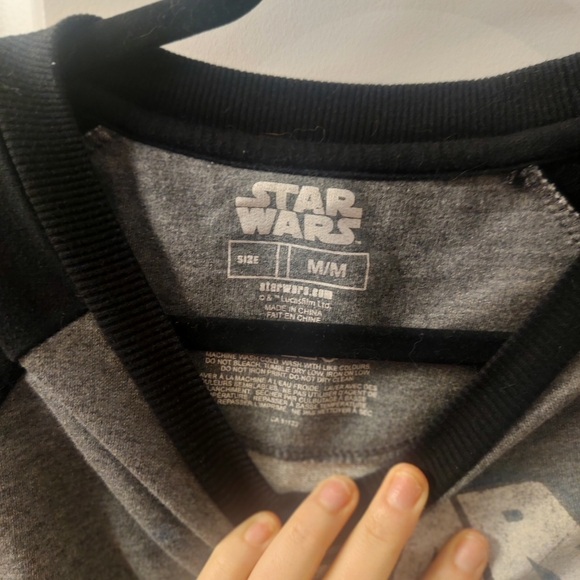 Starwars sweater - Picture 2 of 3